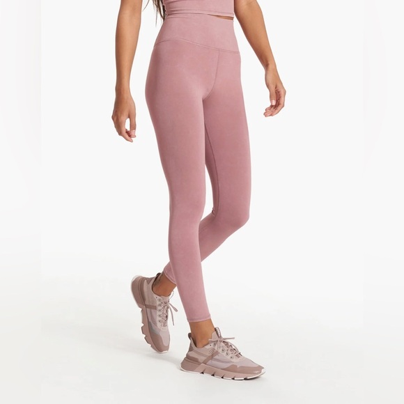 Washed Studio Performance Leggings - Picture 2 of 7